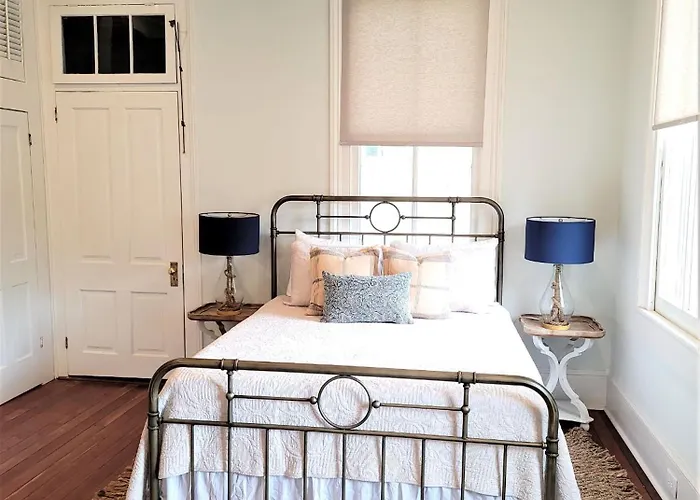 Kelley House Apartment