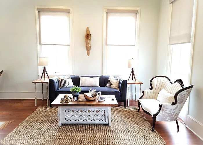 Kelley House Apartment