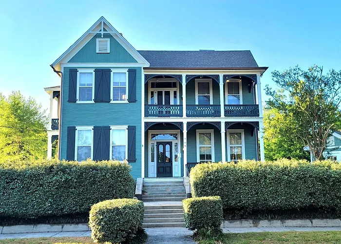 Kelley House Apartment
